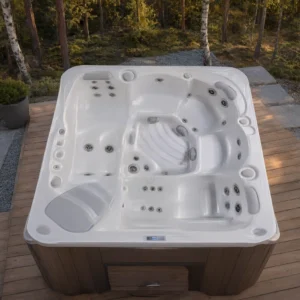 Jacuzzi CRESCENT 830B w polskim ogrodzie