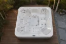 Jacuzzi CRESCENT 850B w polskim ogrodzie