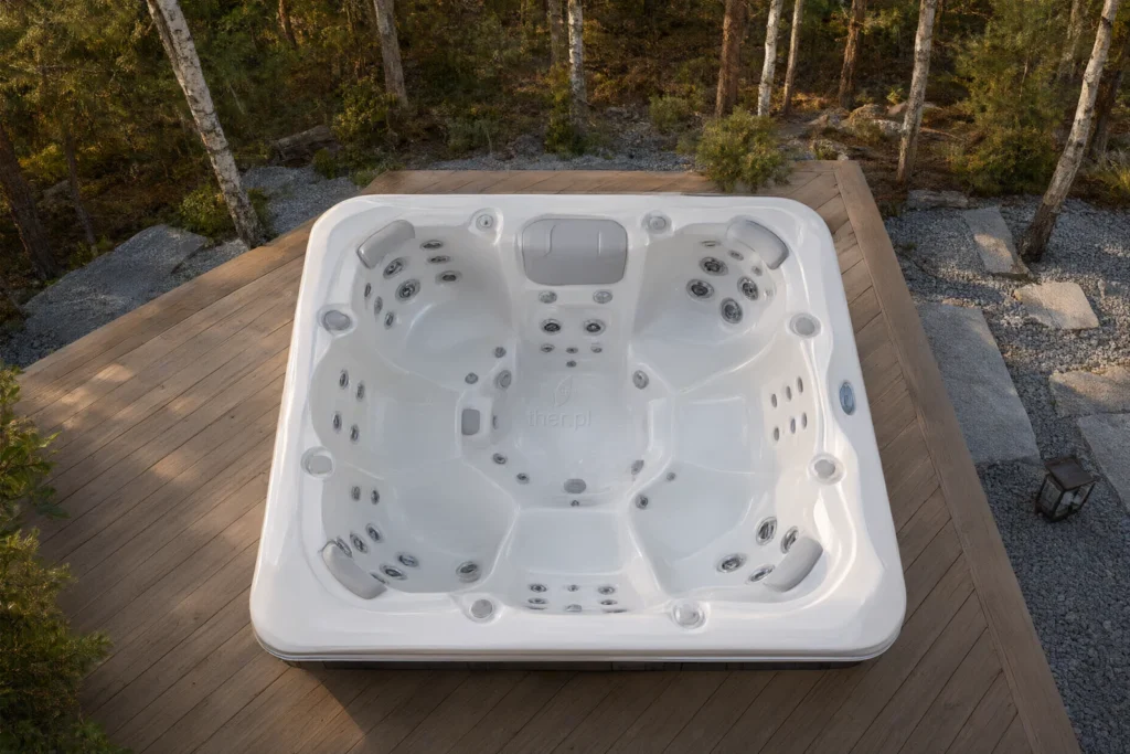 Jacuzzi CRESCENT 870 w polskim ogrodzie