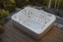 Hot tub VIRTUS 690 in a Polish garden