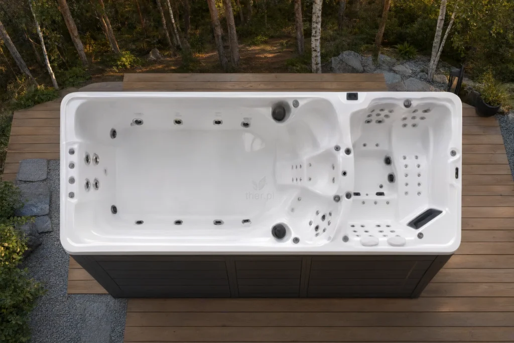 Swim spa Ther Swim 588 w polskim ogrodzie