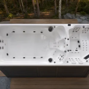 Swim spa Ther Swim 588 w polskim ogrodzie