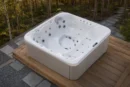 Jacuzzi KAYAK 810 w polskim ogrodzie