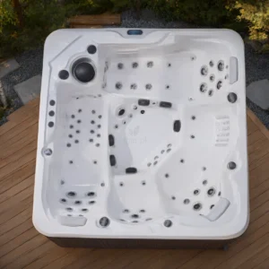 Jacuzzi KAYAK 860 w polskim ogrodzie