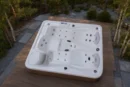 Jacuzzi NOVA 700 w polskim ogrodzie