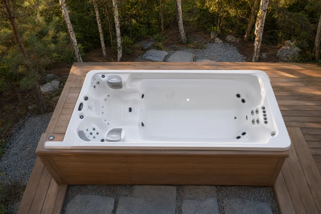 Swim spa Ther Swim 580 w polskim ogrodzie