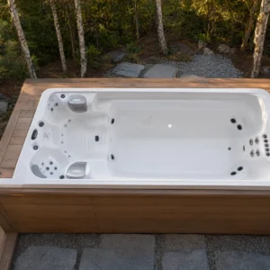 Swim spa Ther Swim 580 w polskim ogrodzie